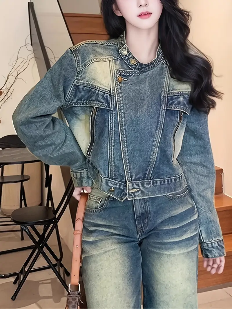 Şehirli Tarzda Yırtmaçlı Gri Kadın Kısa Jean Ceket