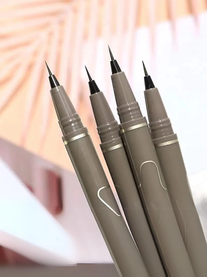 Ultra ince Sıvı eyeliner uzun süre kalıcı, suya dayanıklı ince uçlu kirpikleri yapıştırmaz hızlı kuruyan göz kalemi