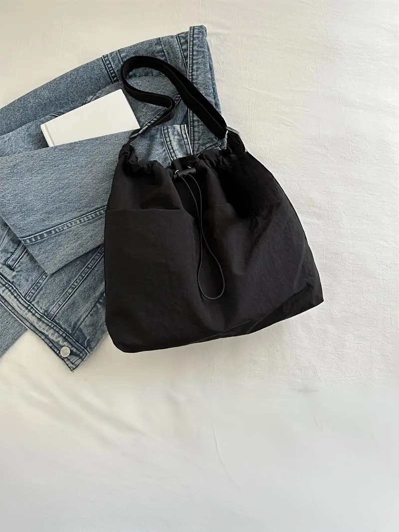 Günlük Kullanım İçin Uygun Minimalist Düz Renk Polyester Astarlı Ayarlanabilir Askılı Fermuarlı ve Büyük Kapasiteli Kadın Kanvas Çanta