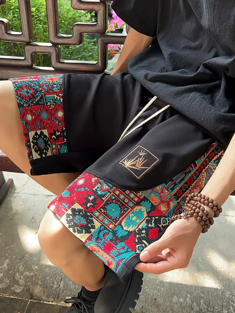 Geometrik Desenli Rahat Kesim Yaz Stili Polyester Karışımı, Kültürel ve Açık Hava Etkinlikleri İçin Mükemmel Erkek Şort