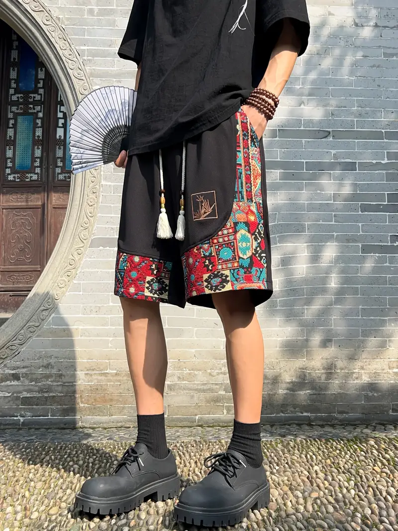 Geometrik Desenli Rahat Kesim Yaz Stili Polyester Karışımı, Kültürel ve Açık Hava Etkinlikleri İçin Mükemmel Erkek Şort