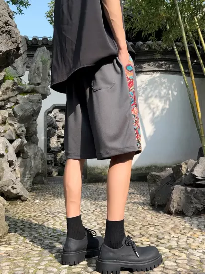 Geometrik Desenli Rahat Kesim Yaz Stili Polyester Karışımı, Kültürel ve Açık Hava Etkinlikleri İçin Mükemmel Erkek Şort
