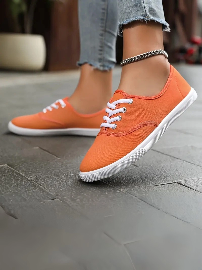 Düşük Tabanlı Bağcıklı Hafif ve Rahat Günlük Kullanım İçin Bej Kadın Sneaker