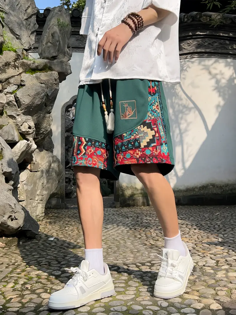 Geometrik Desenli Rahat Kesim Yaz Stili Polyester Karışımı, Kültürel ve Açık Hava Etkinlikleri İçin Mükemmel Erkek Şort